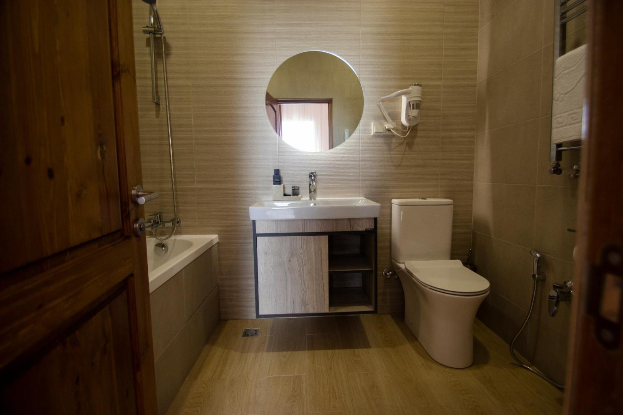 Kuma Hotel Gyumri ภายนอก รูปภาพ